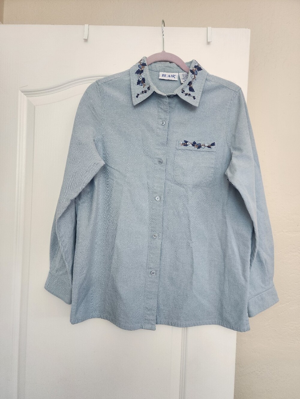 Blair Vintage Pale Blue Seersucker Embroidered Collar  Women's Shirt Size M
